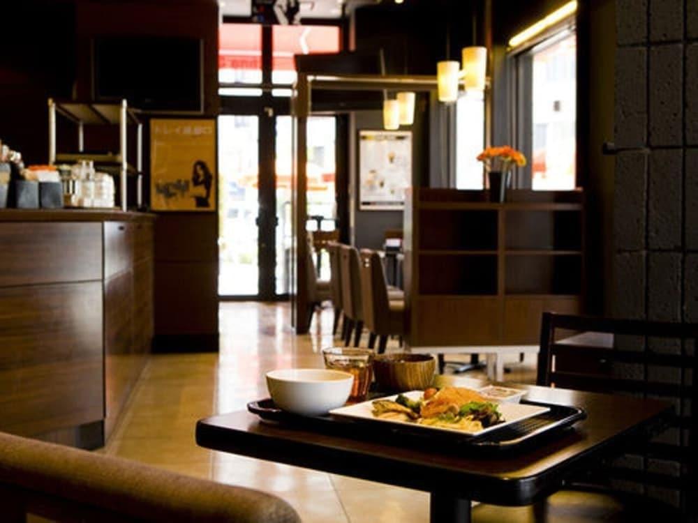 Hotel Hillarys Osaka Bagian luar foto