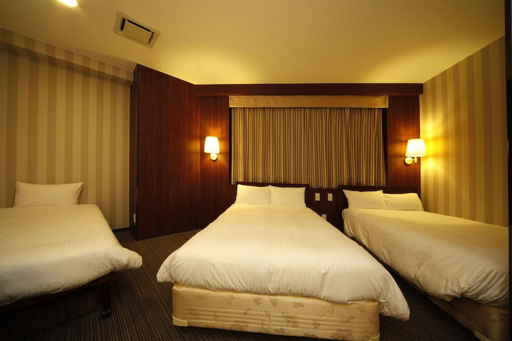 Hotel Hillarys Osaka Bagian luar foto