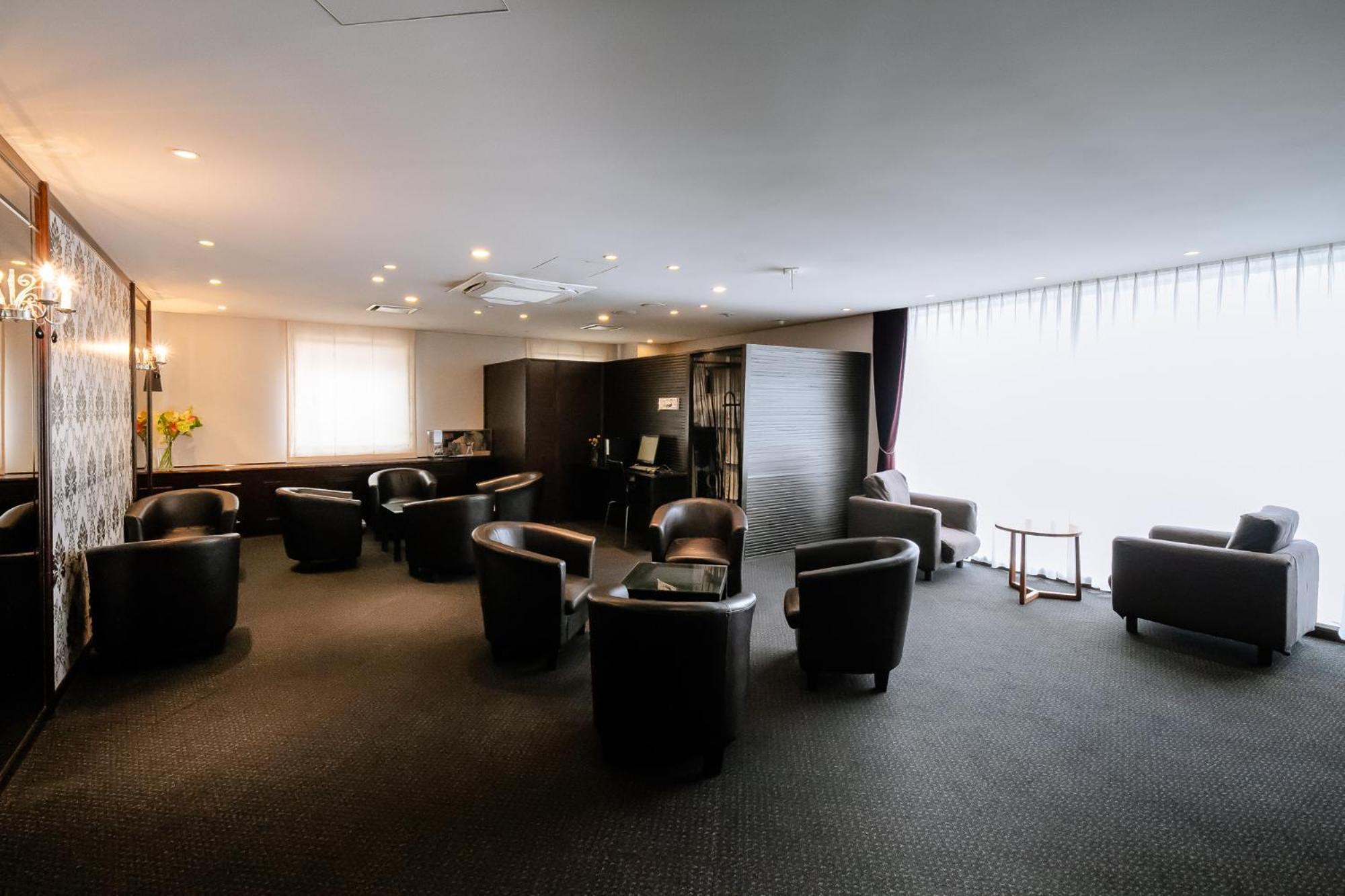 Hotel Hillarys Osaka Bagian luar foto