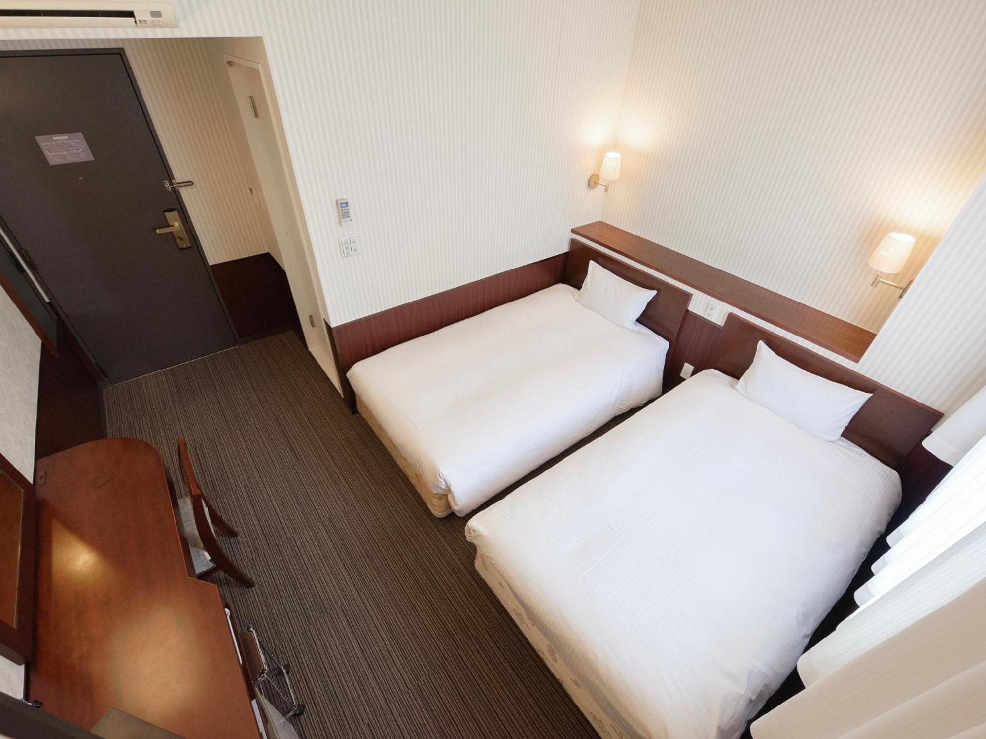 Hotel Hillarys Osaka Bagian luar foto